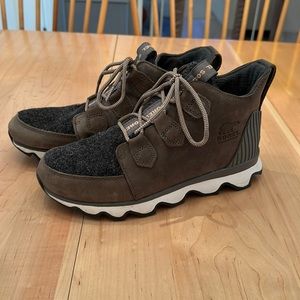 SOREL Kinetic Caribou Snow Boot size 8